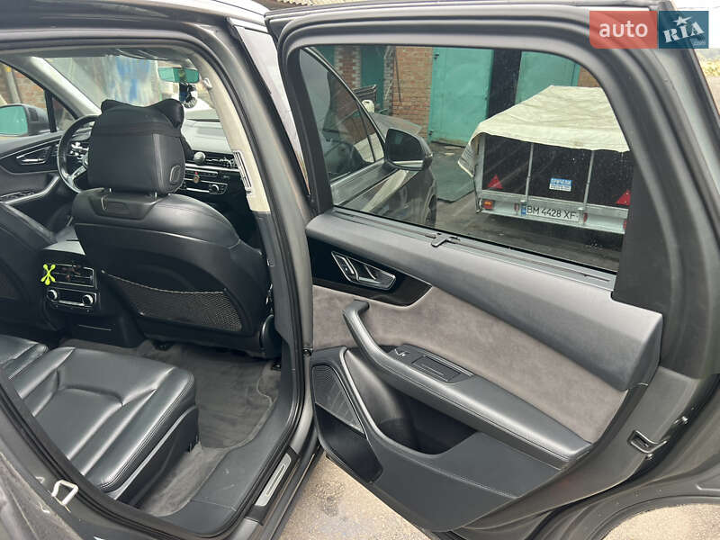 Внедорожник / Кроссовер Audi Q7 2015 в Сумах