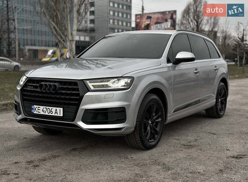 Позашляховик / Кросовер Audi Q7 2015 в Дніпрі