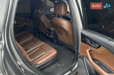 Внедорожник / Кроссовер Audi Q7 2016 в 