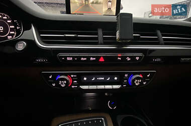 Внедорожник / Кроссовер Audi Q7 2016 в 