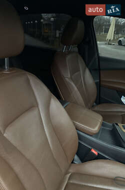 Внедорожник / Кроссовер Audi Q7 2016 в 