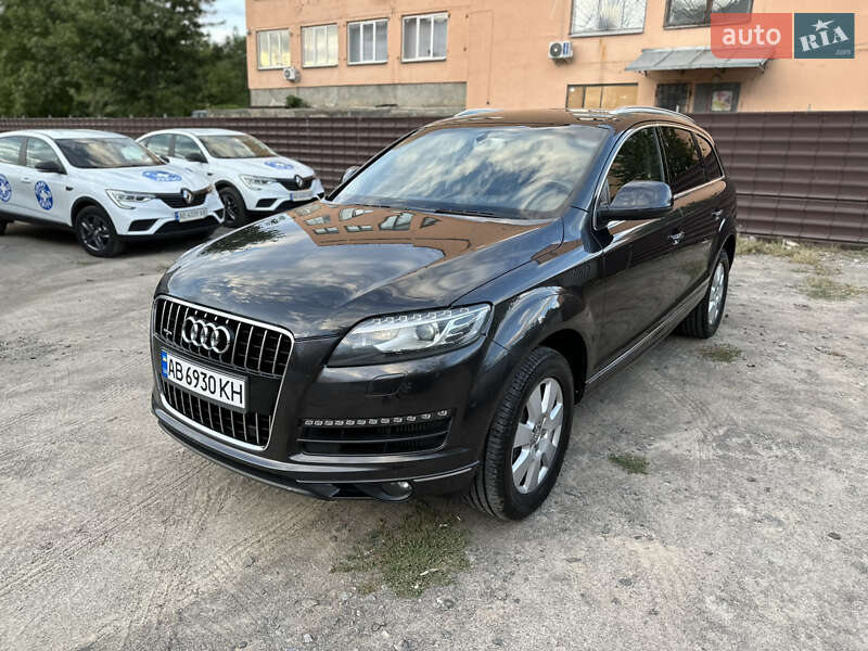 Позашляховик / Кросовер Audi Q7 2013 в 