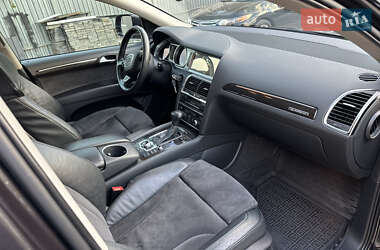 Позашляховик / Кросовер Audi Q7 2013 в 