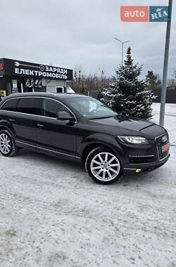 Внедорожник / Кроссовер Audi Q7 2012 в 