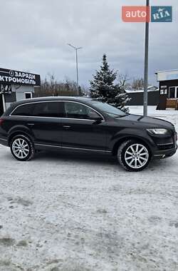 Внедорожник / Кроссовер Audi Q7 2012 в 