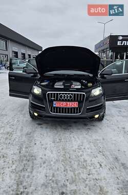 Внедорожник / Кроссовер Audi Q7 2012 в 