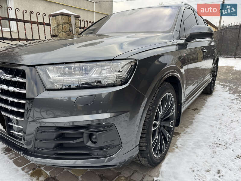 Позашляховик / Кросовер Audi Q7 2015 в Золочеві