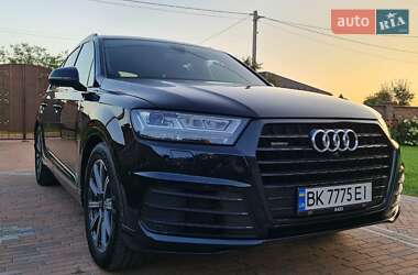 Внедорожник / Кроссовер Audi Q7 2017 в Ровно