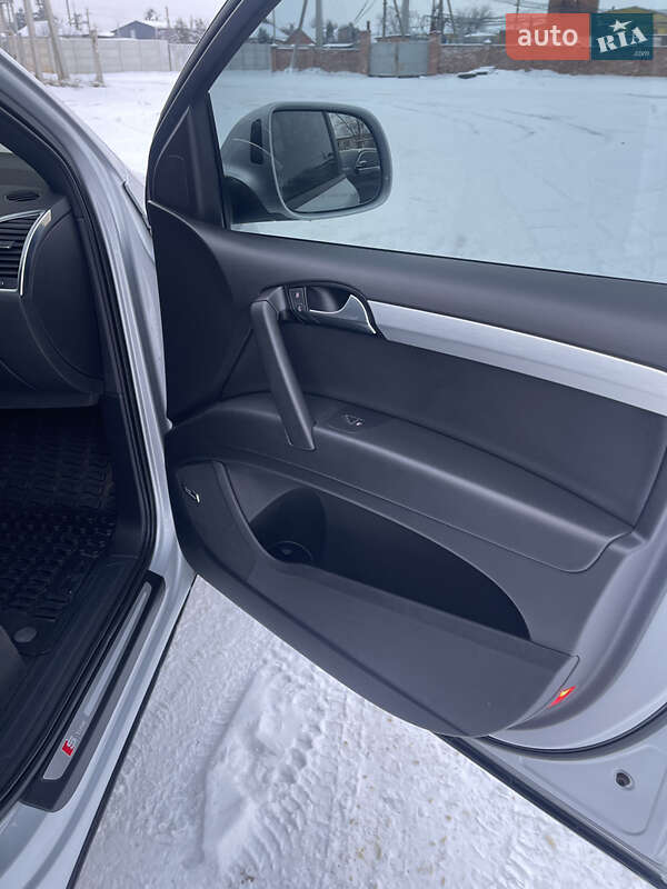 Внедорожник / Кроссовер Audi Q7 2013 в Харькове