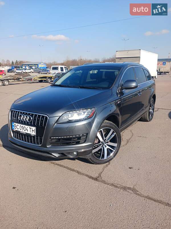 Внедорожник / Кроссовер Audi Q7 2015 в 