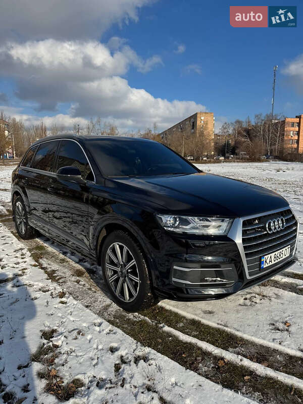 Внедорожник / Кроссовер Audi Q7 2017 в Кривом Роге