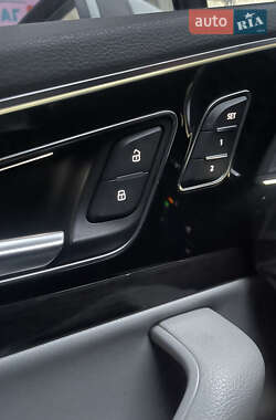 Внедорожник / Кроссовер Audi Q7 2016 в 