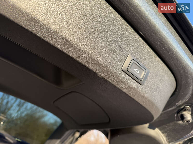 Позашляховик / Кросовер Audi Q7 2015 в Києві