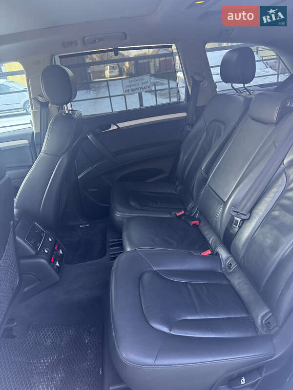 Внедорожник / Кроссовер Audi Q7 2010 в Луцке
