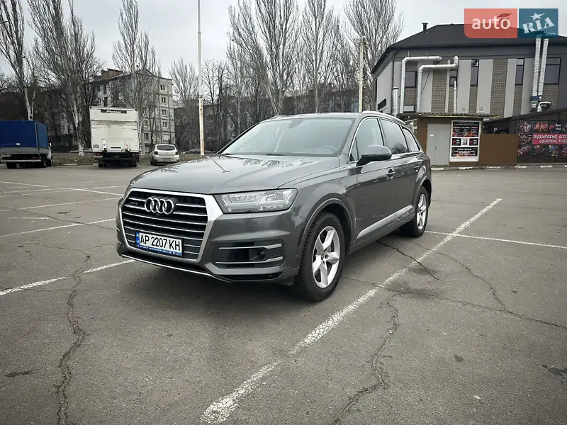 Внедорожник / Кроссовер Audi Q7 2018 в 