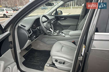 Позашляховик / Кросовер Audi Q7 2018 в 
