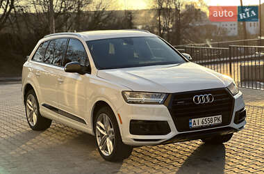 Позашляховик / Кросовер Audi Q7 2017 в 