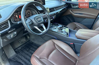 Позашляховик / Кросовер Audi Q7 2017 в 