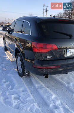 Позашляховик / Кросовер Audi Q7 2007 в 