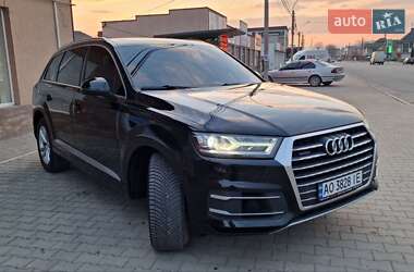 Внедорожник / Кроссовер Audi Q7 2016 в 