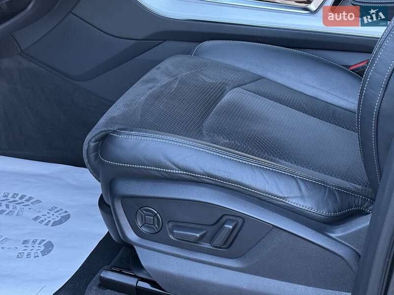 Внедорожник / Кроссовер Audi Q7 2020 в Ровно