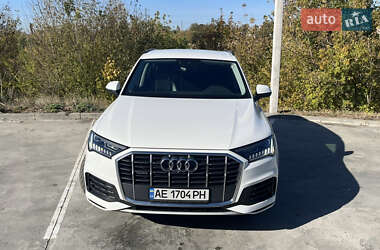 Внедорожник / Кроссовер Audi Q7 2021 в 