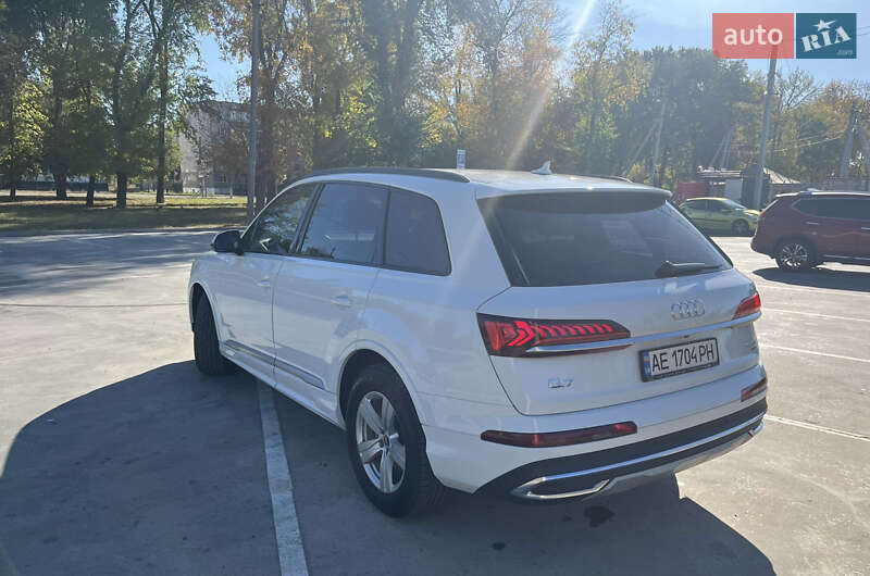 Внедорожник / Кроссовер Audi Q7 2021 в Синельниково