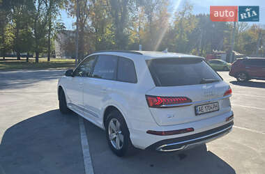 Внедорожник / Кроссовер Audi Q7 2021 в 