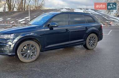 Внедорожник / Кроссовер Audi Q7 2016 в 