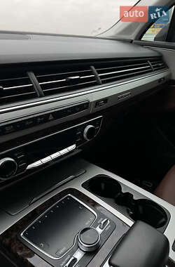 Внедорожник / Кроссовер Audi Q7 2019 в 
