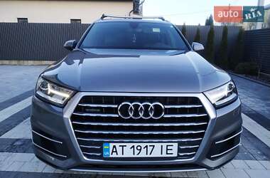 Внедорожник / Кроссовер Audi Q7 2017 в 