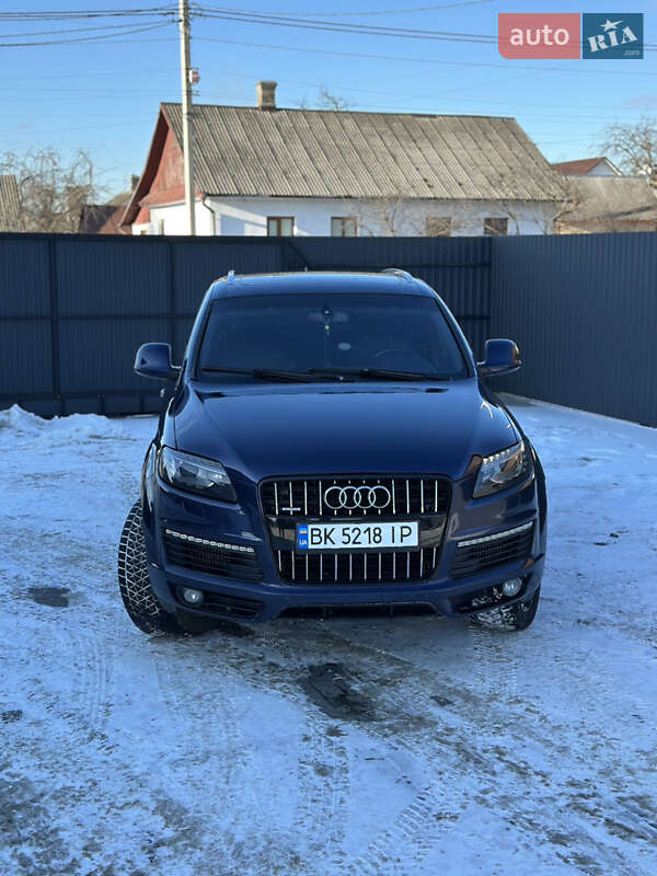 Позашляховик / Кросовер Audi Q7 2009 в Рівному