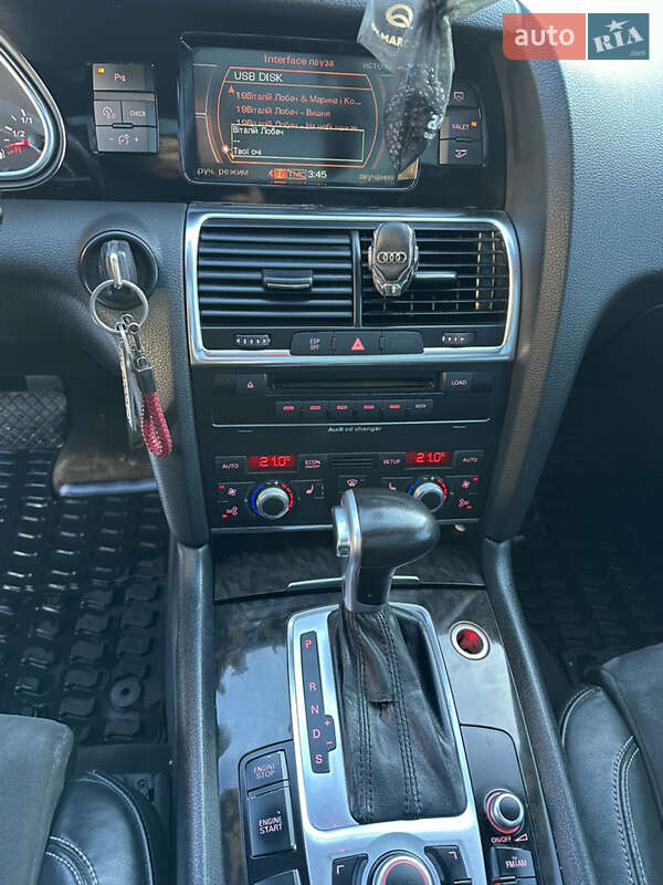 Позашляховик / Кросовер Audi Q7 2009 в Рівному