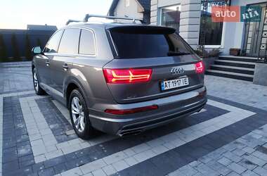 Внедорожник / Кроссовер Audi Q7 2017 в 