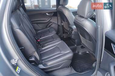 Внедорожник / Кроссовер Audi Q7 2017 в 