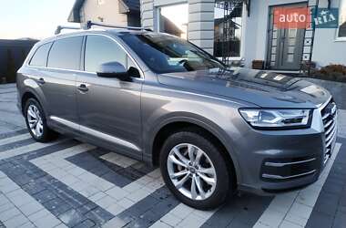 Внедорожник / Кроссовер Audi Q7 2017 в 