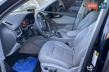 Внедорожник / Кроссовер Audi Q7 2017 в 