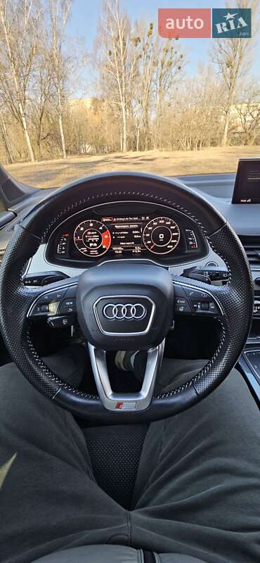 Позашляховик / Кросовер Audi Q7 2016 в Вінниці