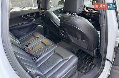 Внедорожник / Кроссовер Audi Q7 2016 в 