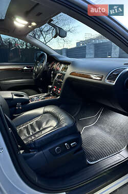 Внедорожник / Кроссовер Audi Q7 2011 в 