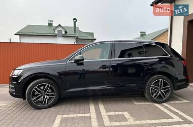 Внедорожник / Кроссовер Audi Q7 2017 в 
