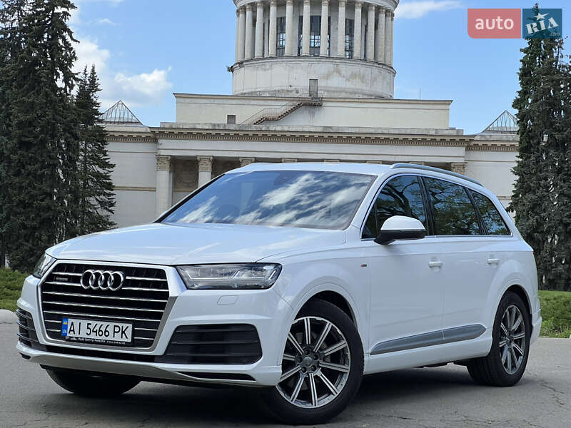 Позашляховик / Кросовер Audi Q7 2018 в Києві