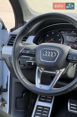Внедорожник / Кроссовер Audi Q7 2018 в 