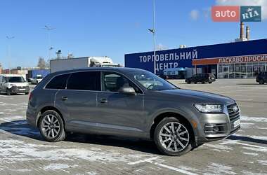 Внедорожник / Кроссовер Audi Q7 2017 в 