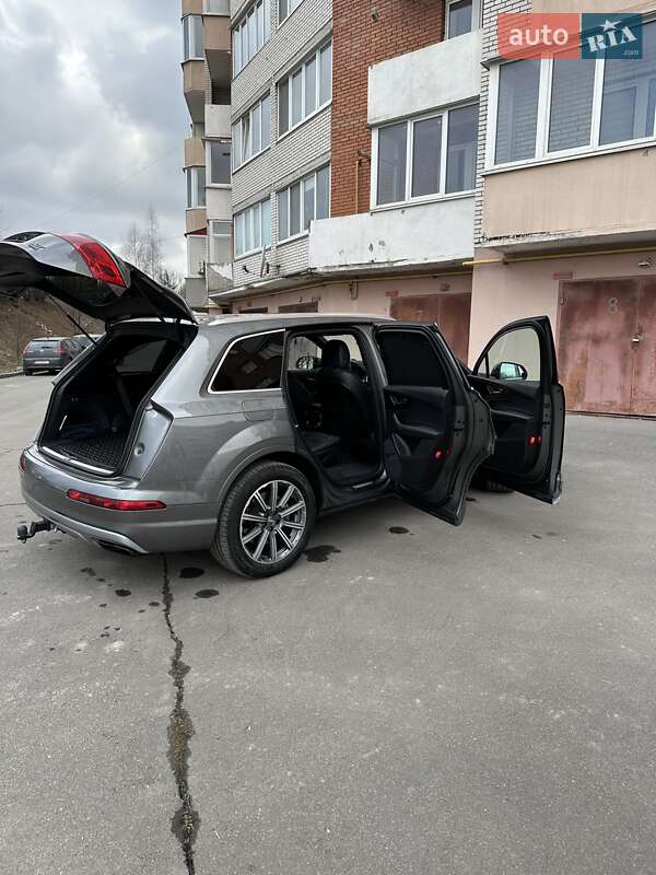 Позашляховик / Кросовер Audi Q7 2017 в Тернополі