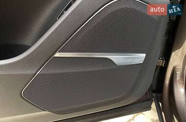 Внедорожник / Кроссовер Audi Q7 2016 в 