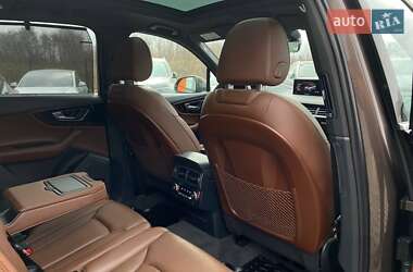 Внедорожник / Кроссовер Audi Q7 2016 в 
