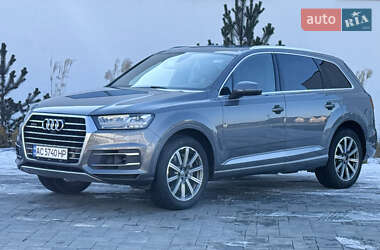 Позашляховик / Кросовер Audi Q7 2017 в 