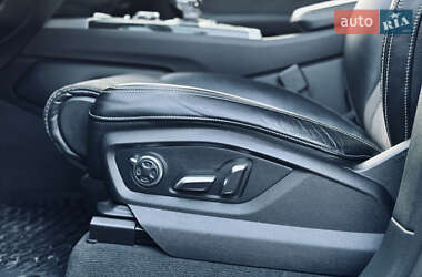 Внедорожник / Кроссовер Audi Q7 2017 в 