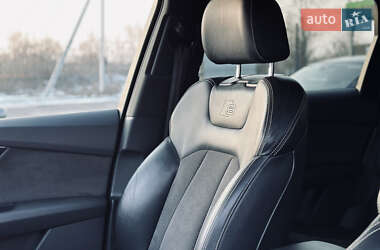 Внедорожник / Кроссовер Audi Q7 2017 в 
